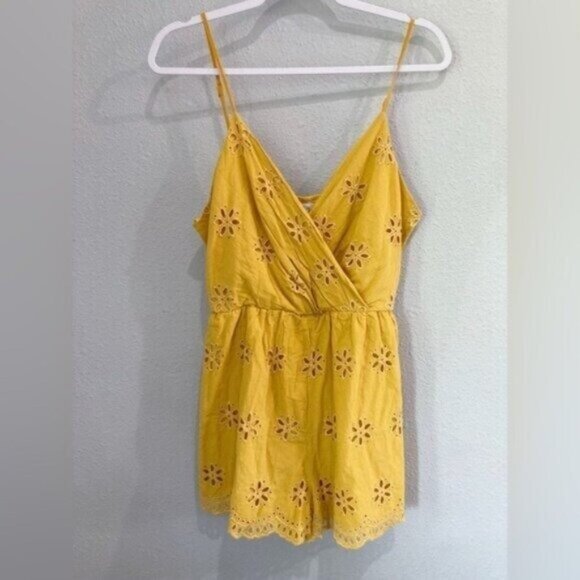 Francesca's Collections Pants - Francesca’s Embroidered Boho Floral Cottagecore Eyelet Lined Romper Beach